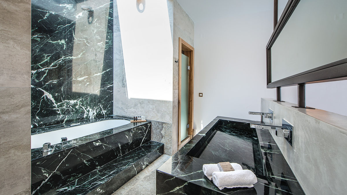 Stella Island Luxury Suites and Spa